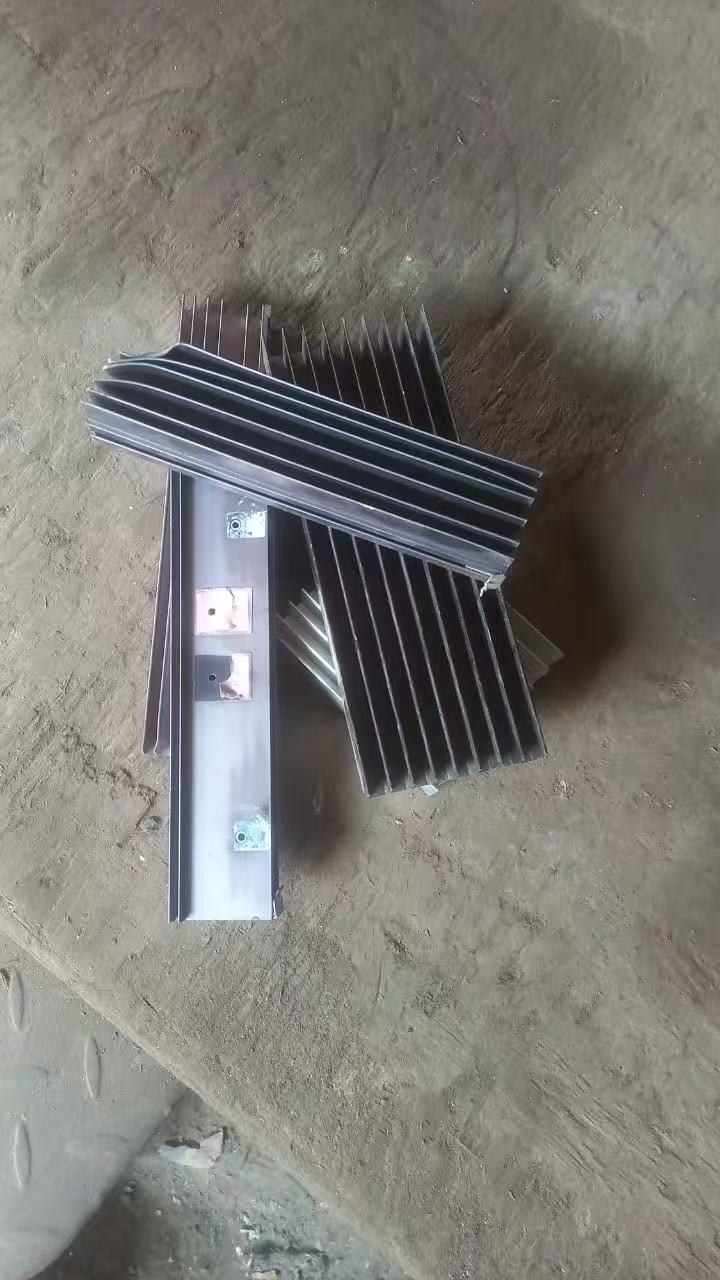 Aluminium extrusion and profile scrap